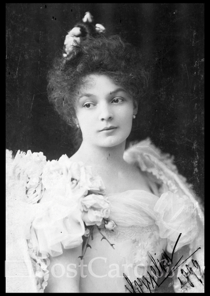 Vintage lady postcard fp103w 01